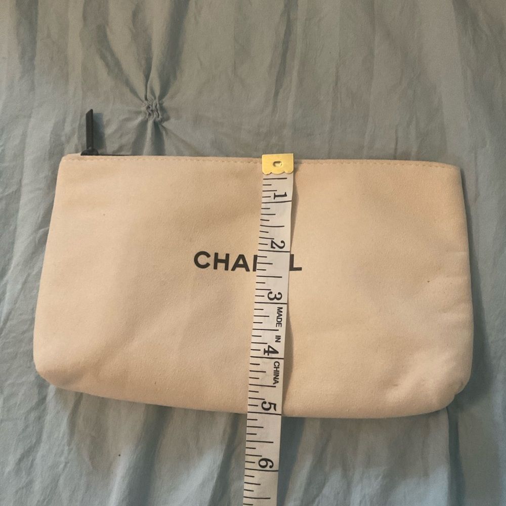 *Chanel* Classic Beige Makeup Bag Cosmetic Pouch - Picture 9 of 11